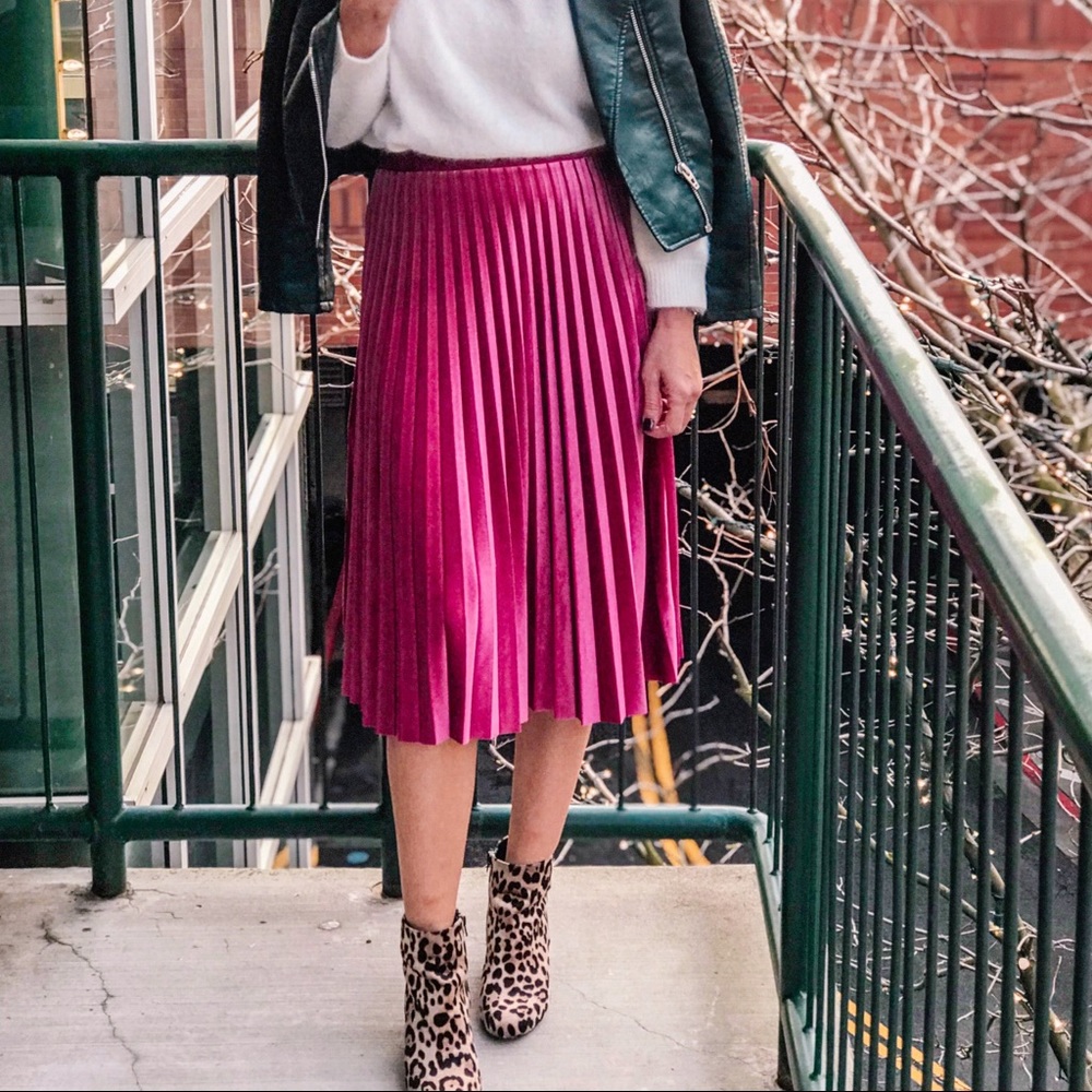 Velvet Pleated Skirt!